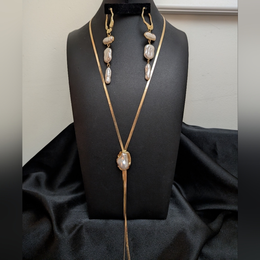 #33. Gold & Baroque Pearl Drop Lariat Necklace & Baroque  Earrings Set